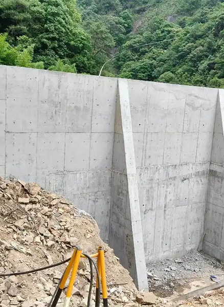 平顶山重力式挡土墙